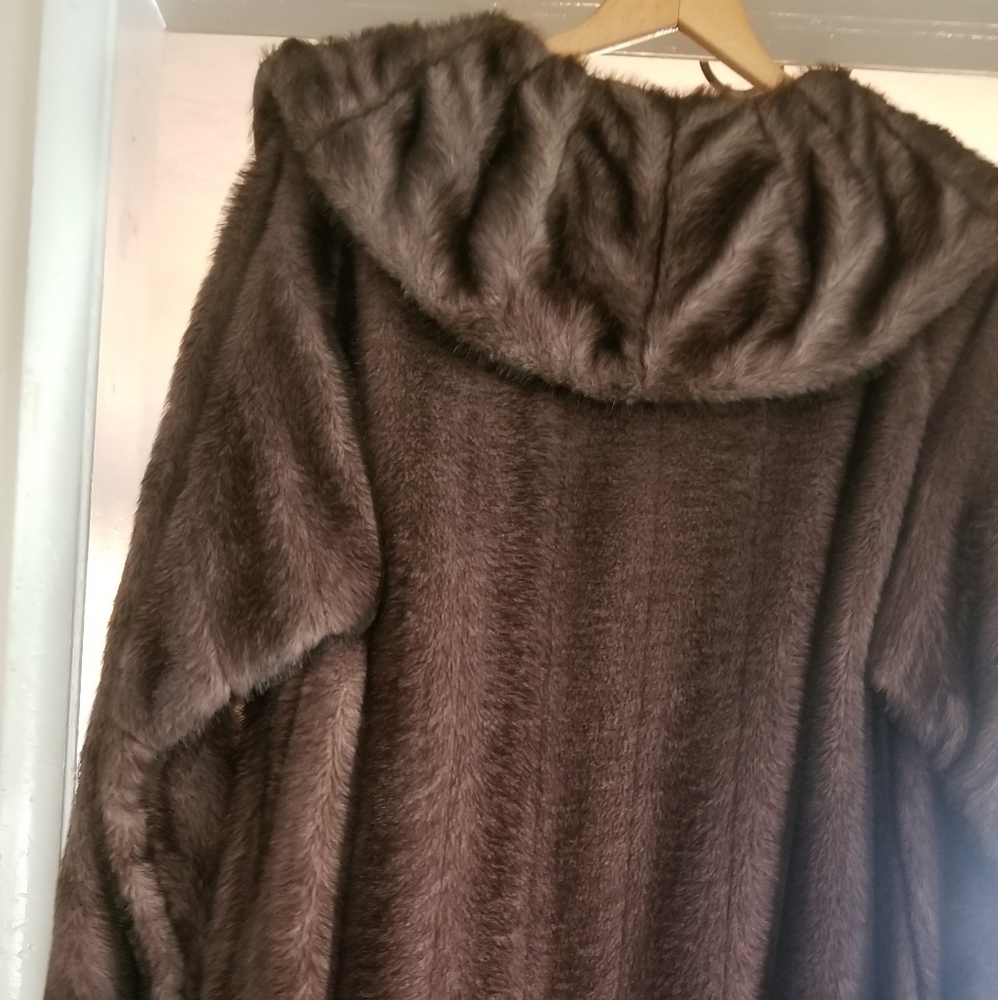 Coat - Picture 3 of 7